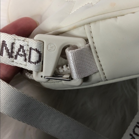 Lululemon Team Canada Future Legacy Crossbody Bag NWOT - Picture 10 of 10